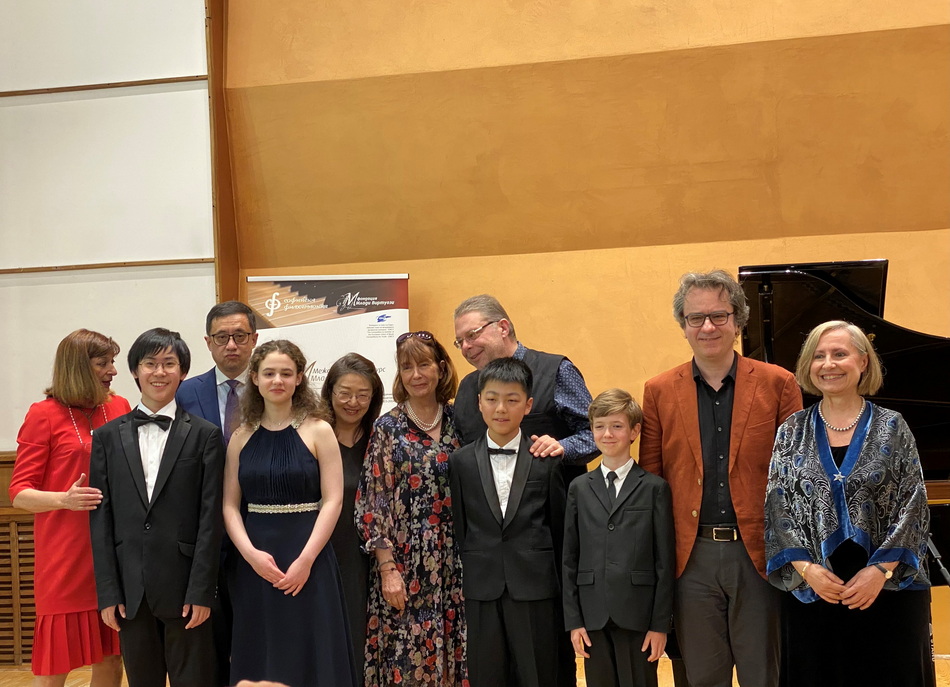 喜报!附中学子在2023年保加利亚国际青少年演奏家比赛中再创佳绩! 喜报!附中学子在2023年保加利亚国际青少年演奏家比赛中再创佳绩!