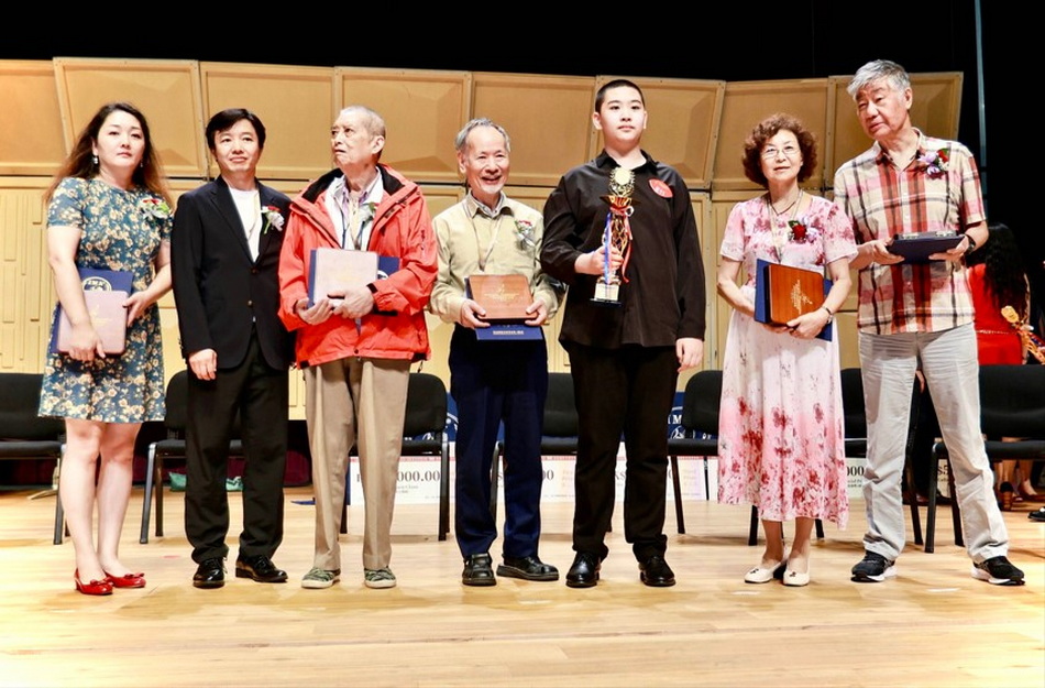 喜报 意昂5附中学生陈辰获2023年香港国际弦乐公开赛低音提琴少年组总决赛一等奖! 喜报 意昂5附中学生陈辰获2023年香港国际弦乐公开赛低音提琴少年组总决赛一等奖!
