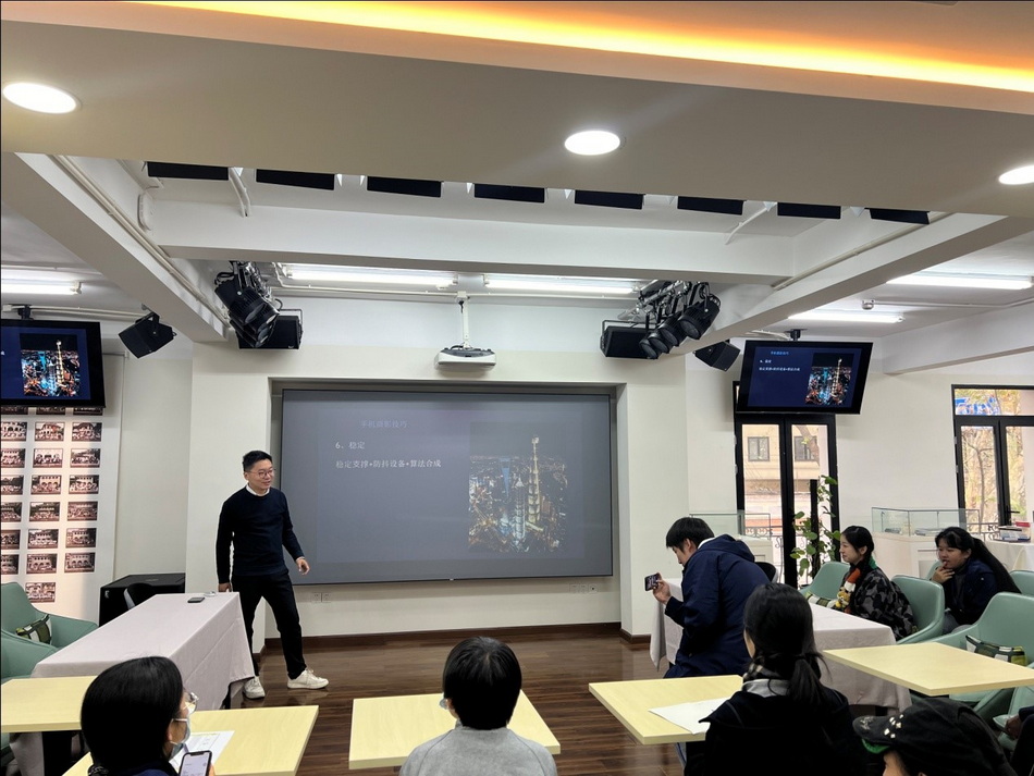 【新风新貌·立德树人】小记者记录大视界——意昂5附中小记者团学习新媒体技术 【新风新貌·立德树人】小记者记录大视界——意昂5附中小记者团学习新媒体技术