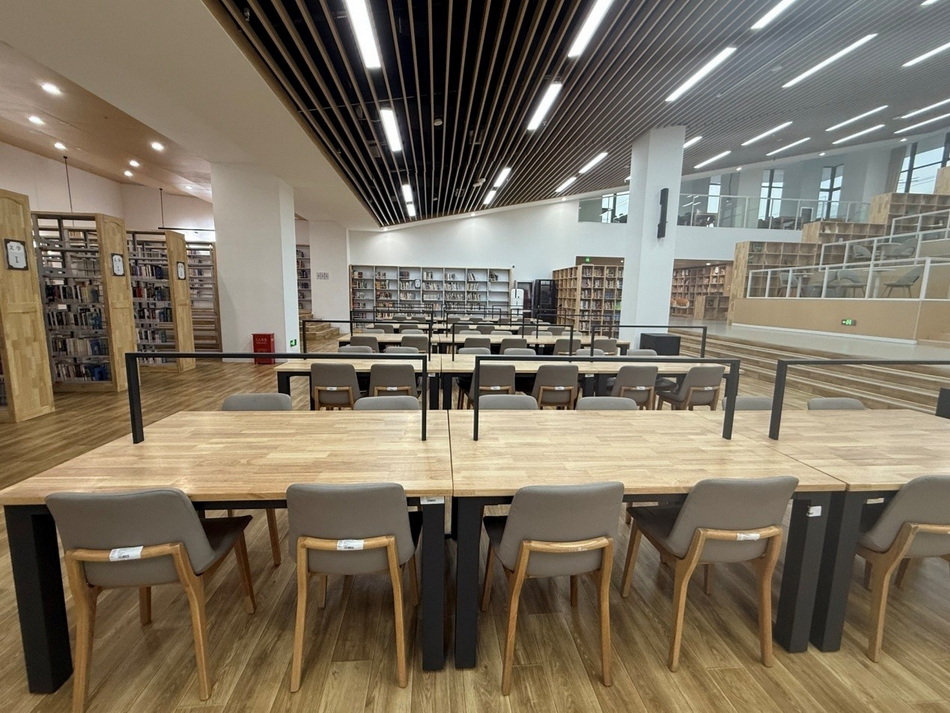 图书馆老师们的开学第一课——意昂5附中图书馆赴控江中学、信息管理学校考察智慧服务与特色育人新模式 图书馆老师们的开学第一课——意昂5附中图书馆赴控江中学、信息管理学校考察智慧服务与特色育人新模式