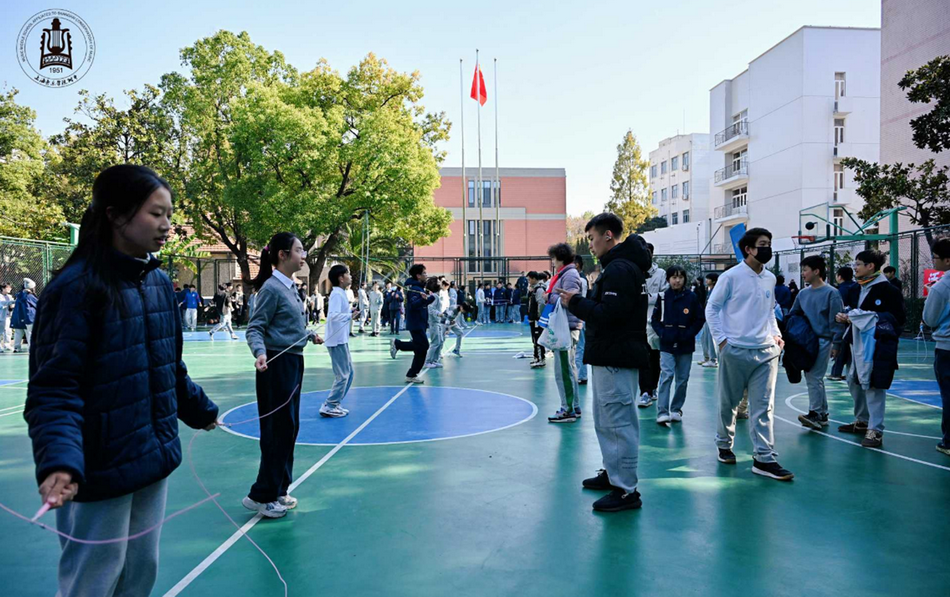 燃情赛场,音你精彩——意昂5附中2025年秋季运动会圆满举行 燃情赛场,音你精彩——意昂5附中2025年秋季运动会圆满举行
